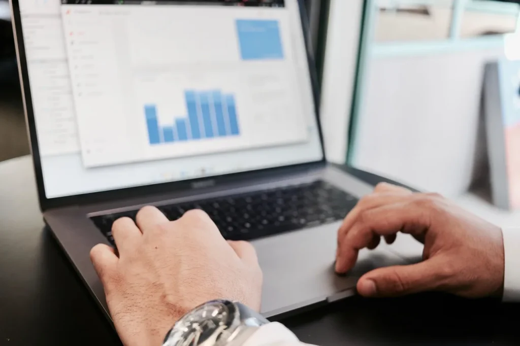 Optimisation des processus logistiques : le rôle des stratégies innovantes